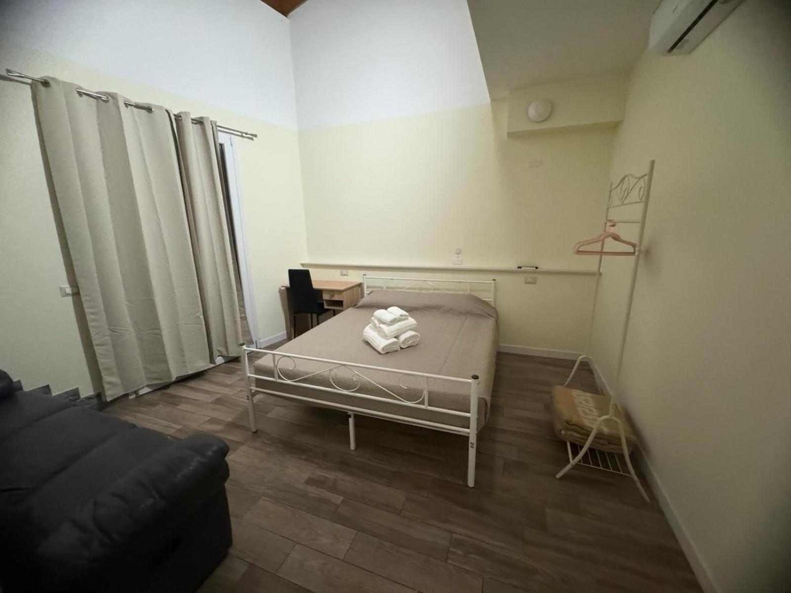 Park 20 Guest House Azzate Extérieur photo