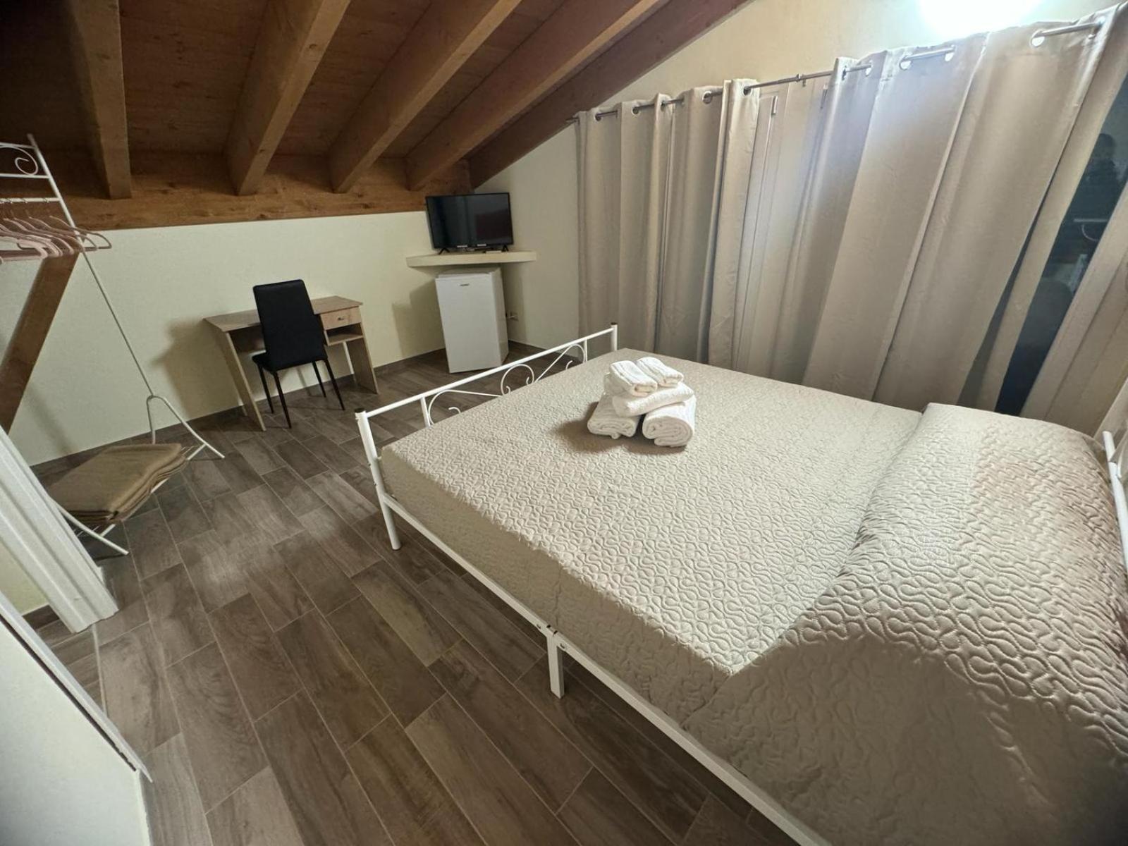 Park 20 Guest House Azzate Extérieur photo